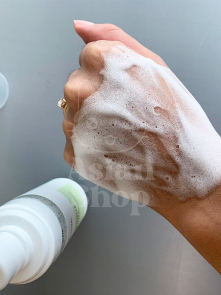 IUNIK Centella Bubble Cleansing Foam